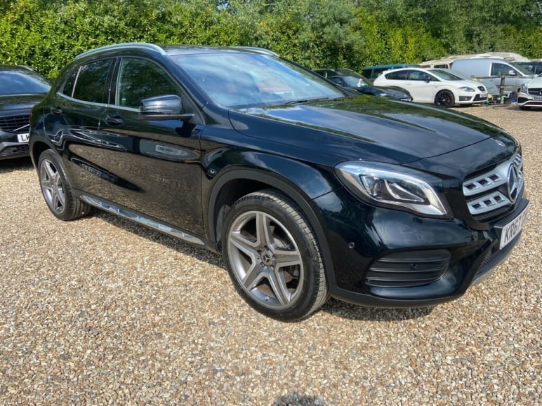 MERCEDES-BENZ GLA