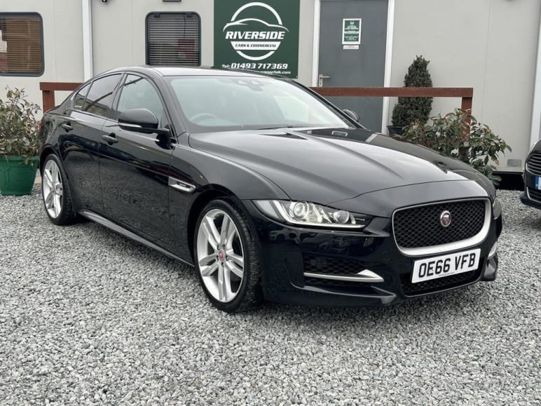 JAGUAR XE