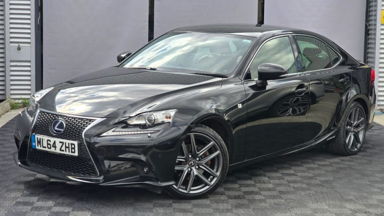 LEXUS IS