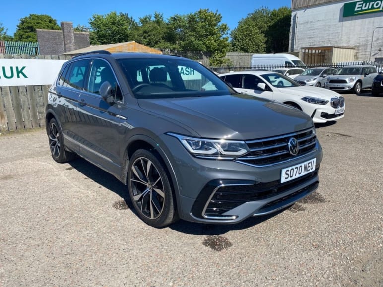 VOLKSWAGEN TIGUAN