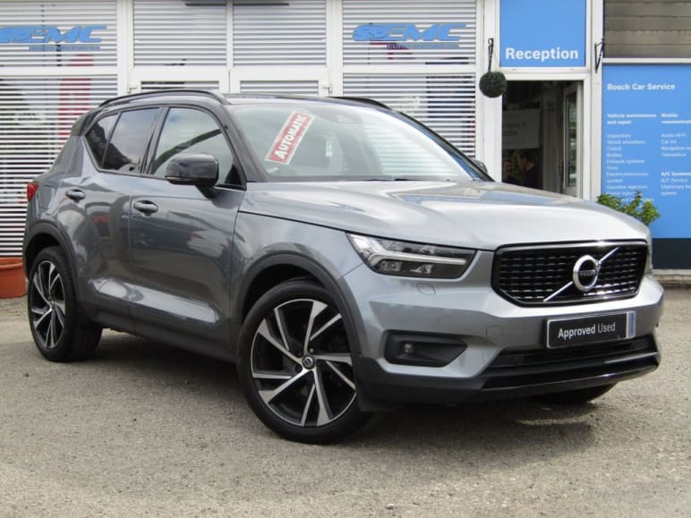 VOLVO XC40