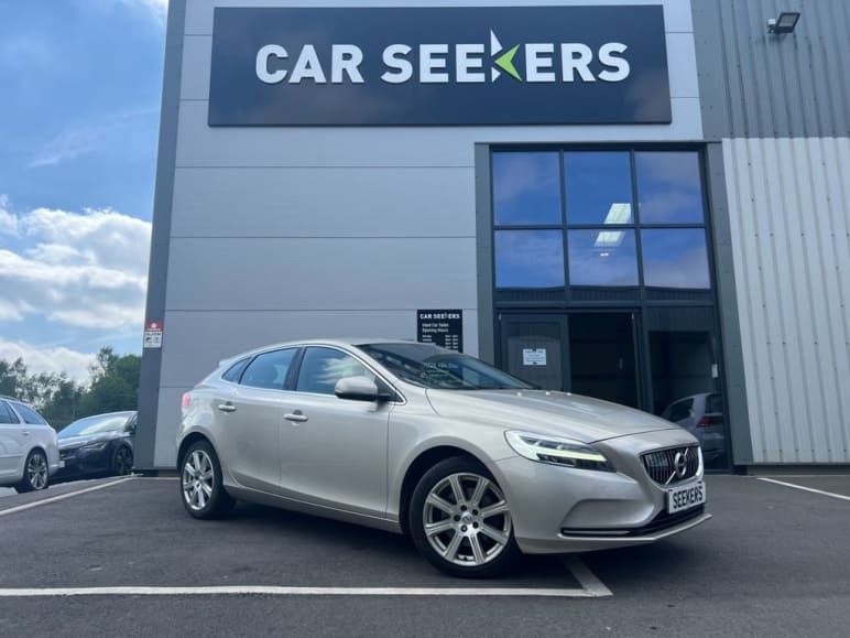 VOLVO V40