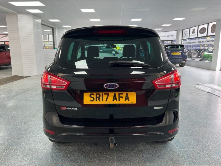 1.0T EcoBoost Titanium Navigator MPV 5dr Petrol Ma