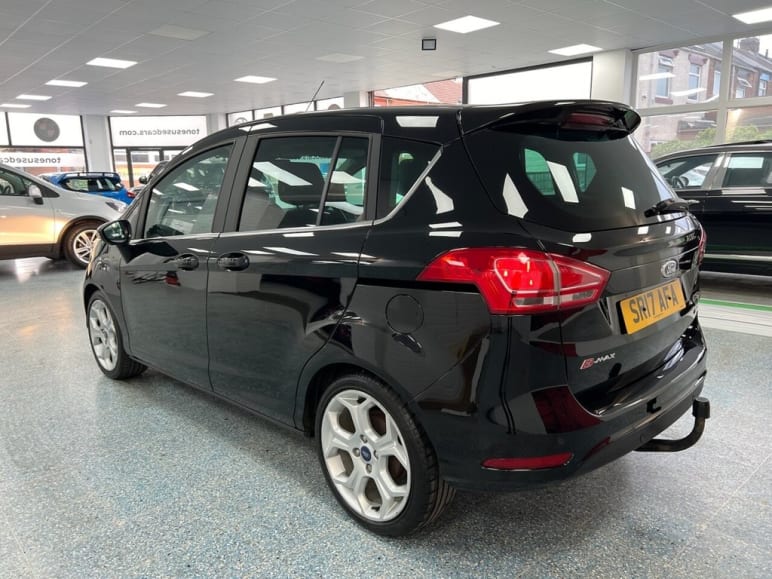 1.0T EcoBoost Titanium Navigator MPV 5dr Petrol Ma