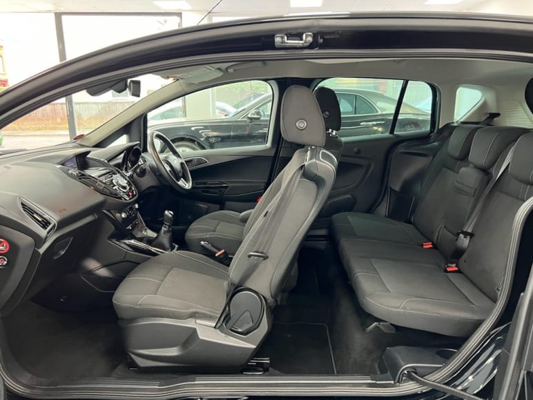 1.0T EcoBoost Titanium Navigator MPV 5dr Petrol Ma