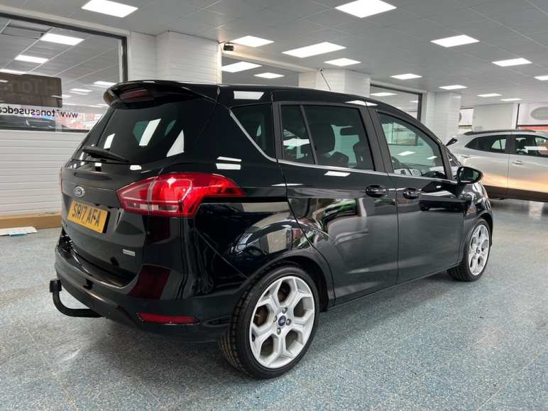 1.0T EcoBoost Titanium Navigator MPV 5dr Petrol Ma