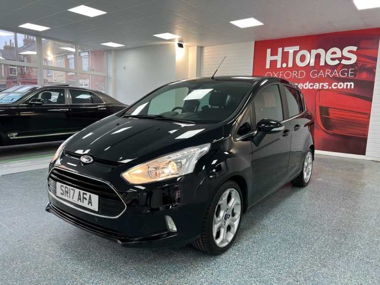 1.0T EcoBoost Titanium Navigator MPV 5dr Petrol Ma