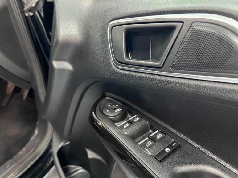 1.0T EcoBoost Titanium Navigator MPV 5dr Petrol Ma