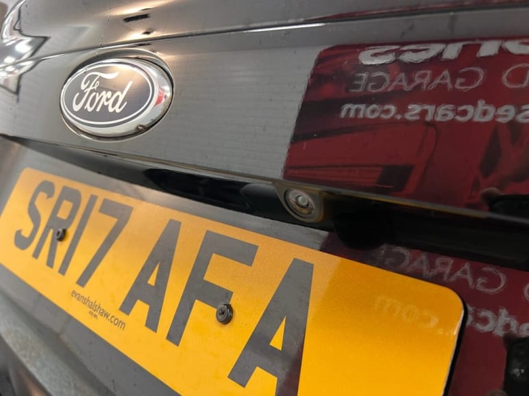 1.0T EcoBoost Titanium Navigator MPV 5dr Petrol Ma