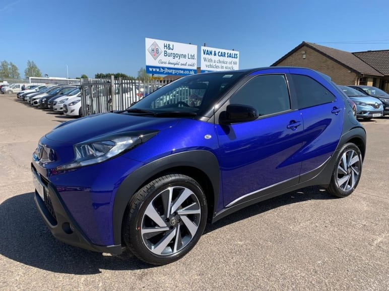 TOYOTA AYGO X