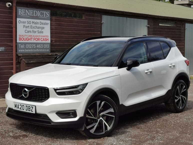 VOLVO XC40