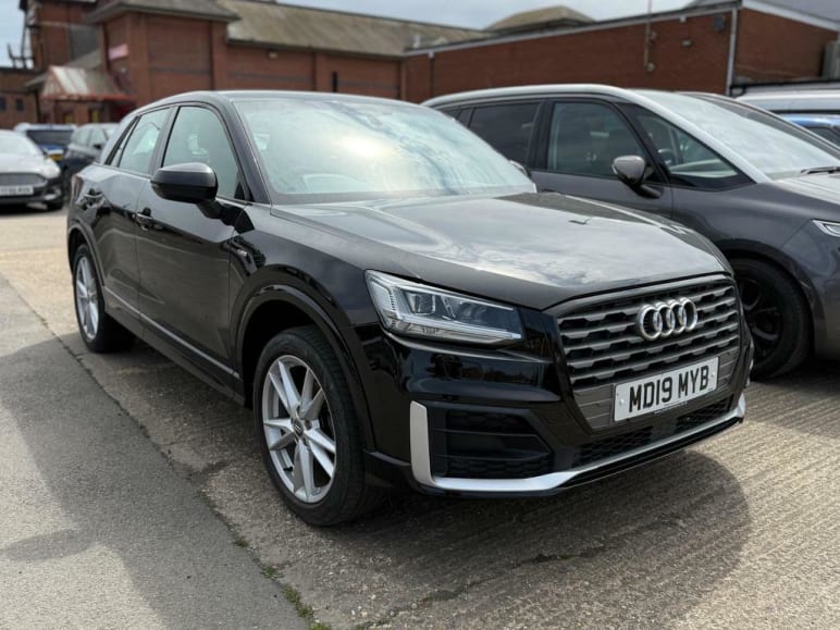AUDI Q2