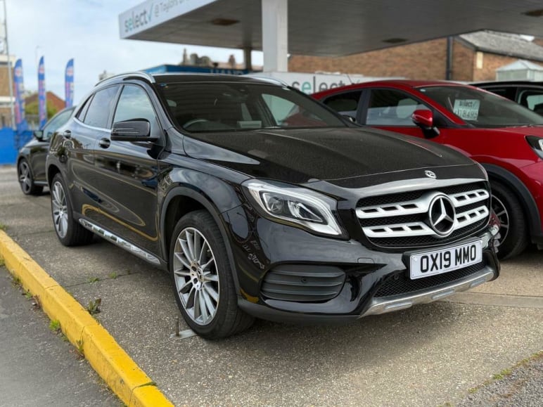 MERCEDES-BENZ GLA