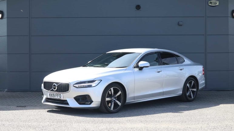 VOLVO S90