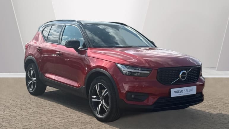 VOLVO XC40