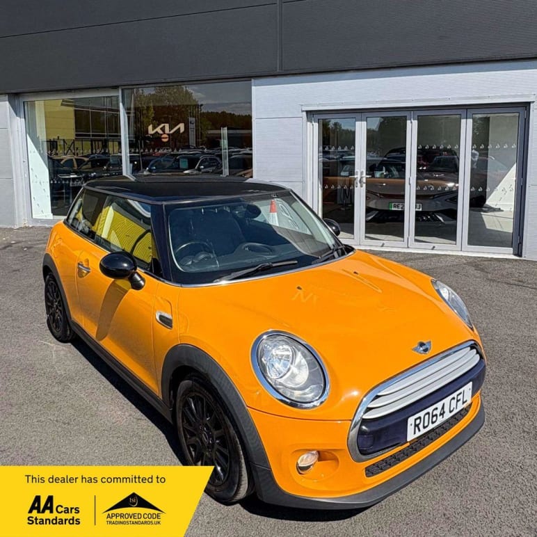 MINI HATCHBACK