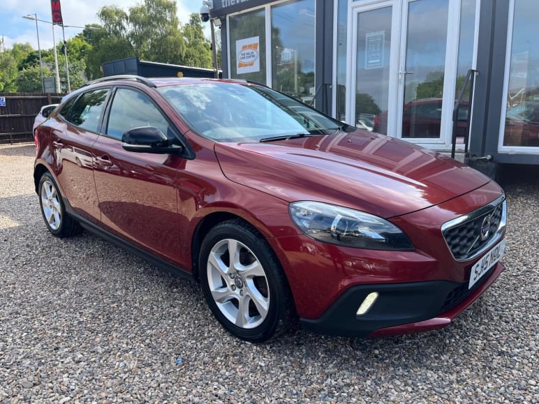 VOLVO V40