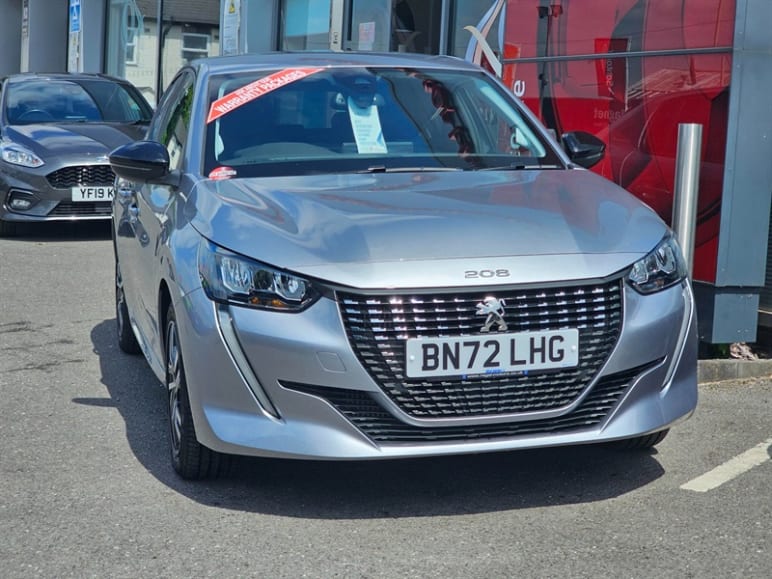 PEUGEOT 208