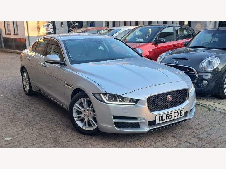 JAGUAR XE