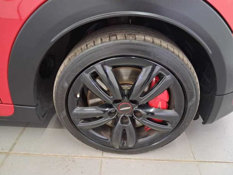 MINI HATCHBACK
