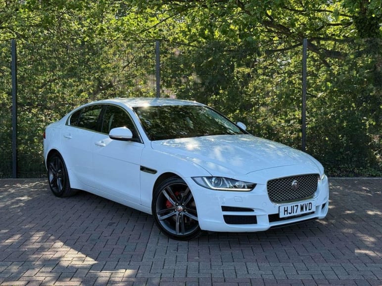 JAGUAR XE