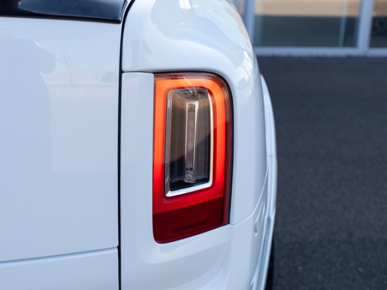 6.75 V12 SUV 5dr Petrol Auto 4WD Euro 6 (563 bhp)