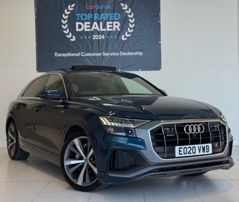 AUDI Q8
