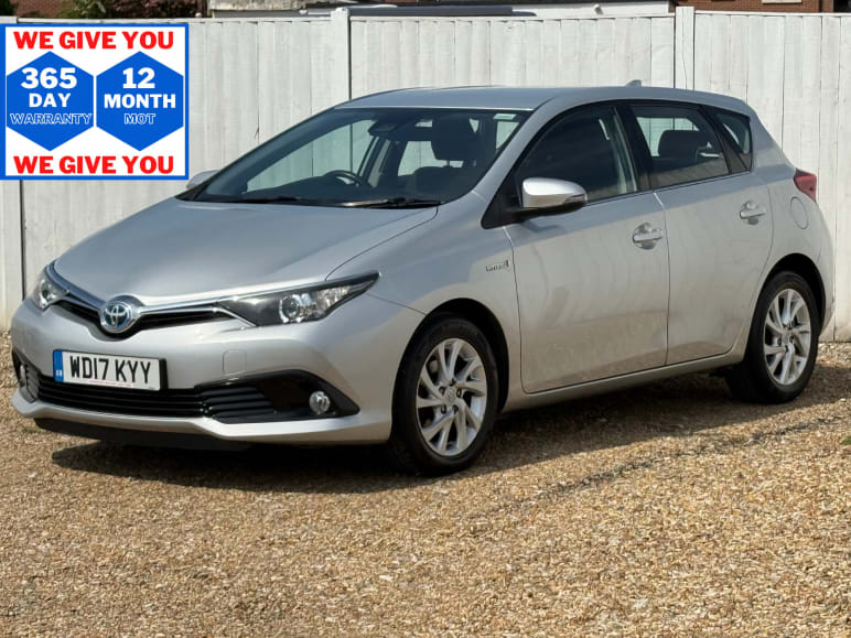 TOYOTA AURIS