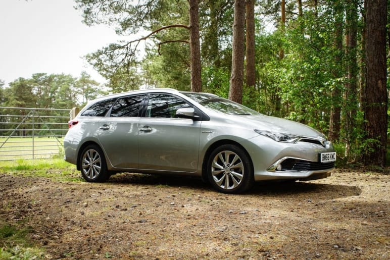 TOYOTA AURIS
