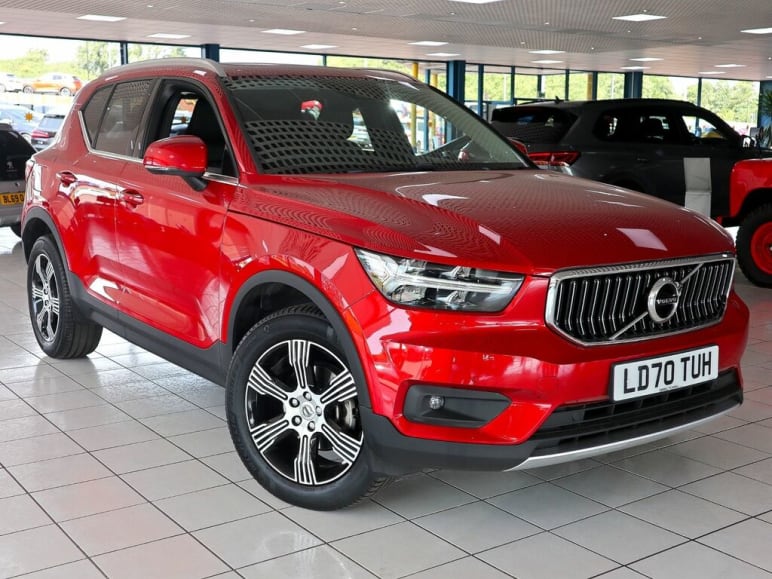 VOLVO XC40