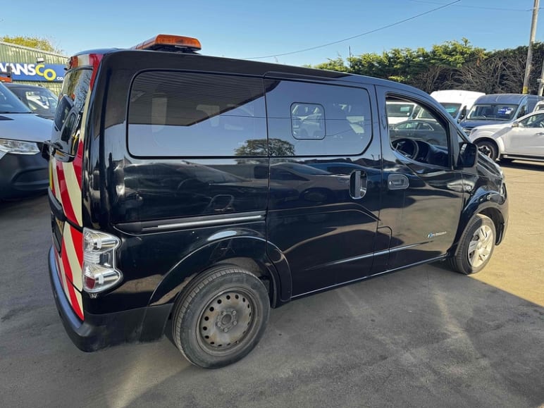 40kWh Acenta Combi Van Double Cab 5dr Electric Auto (5 Seat, Quick Charge) (109 ps) 0.0 5dr Combi