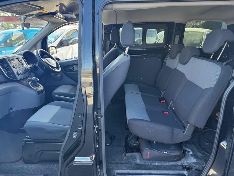 40kWh Acenta Combi Van Double Cab 5dr Electric Auto (5 Seat, Quick Charge) (109 ps) 0.0 5dr Combi