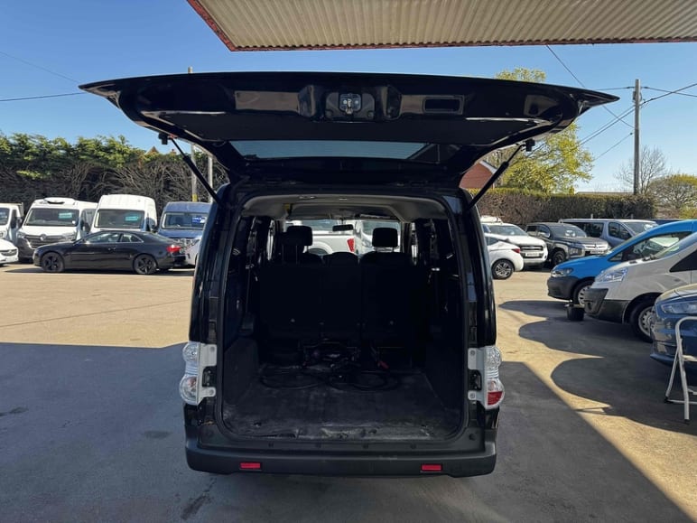 40kWh Acenta Combi Van Double Cab 5dr Electric Auto (5 Seat, Quick Charge) (109 ps) 0.0 5dr Combi