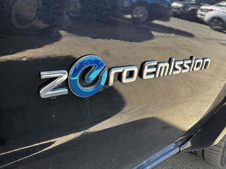 40kWh Acenta Combi Van Double Cab 5dr Electric Auto (5 Seat, Quick Charge) (109 ps) 0.0 5dr Combi