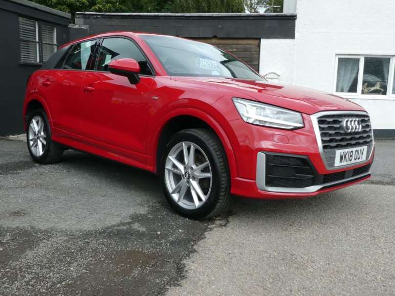 AUDI Q2