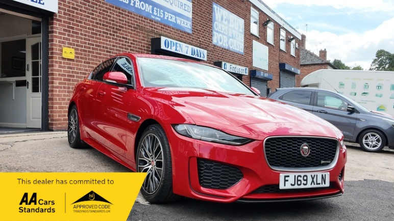 JAGUAR XE