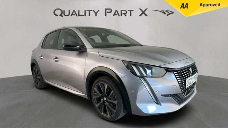 PEUGEOT 208