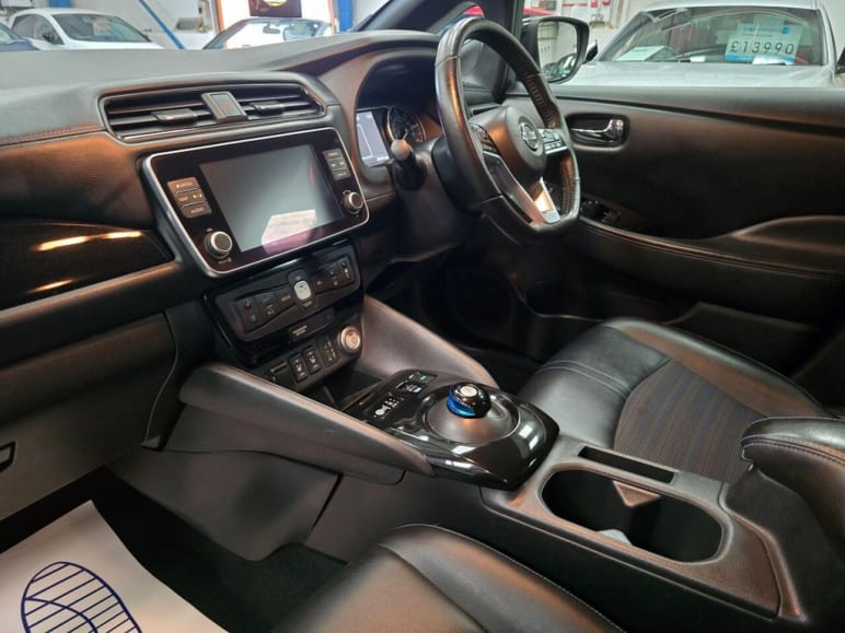 NISSAN LEAF