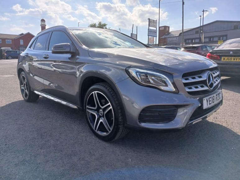 MERCEDES-BENZ GLA