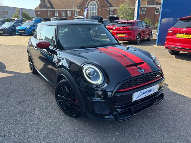 MINI HATCHBACK