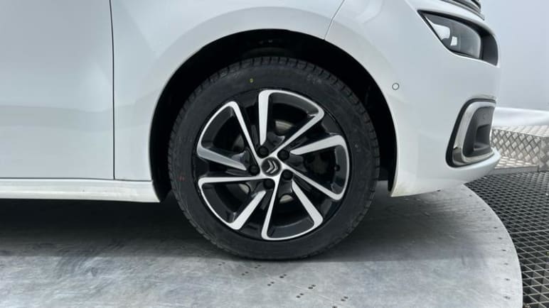 1.5 BlueHDi 130 Shine 5dr