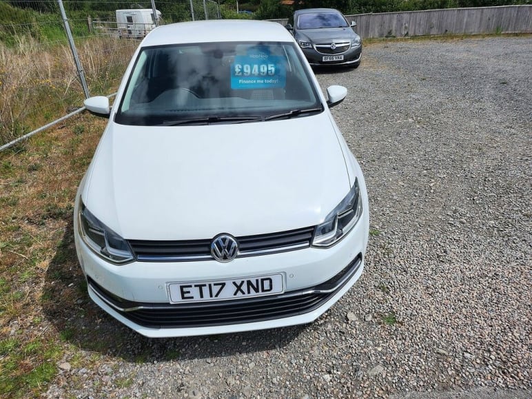 VOLKSWAGEN POLO