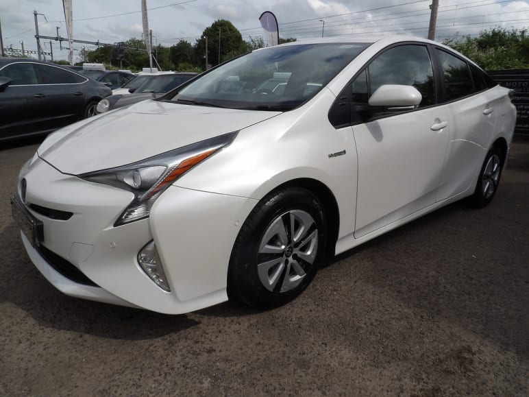 TOYOTA PRIUS