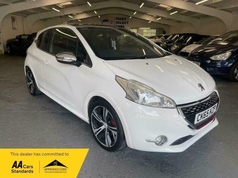 PEUGEOT 208