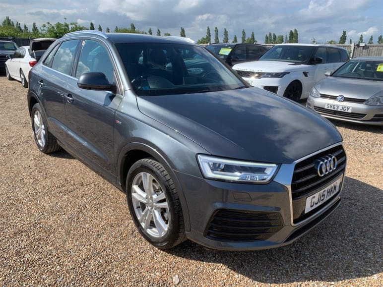 AUDI Q3