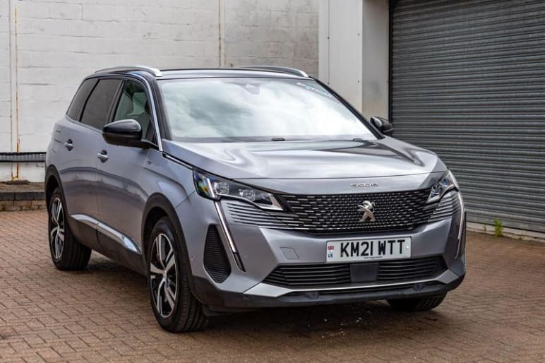 PEUGEOT 5008