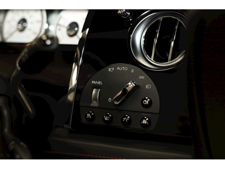 V12