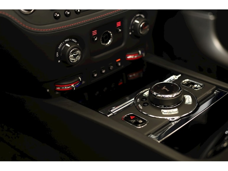 V12