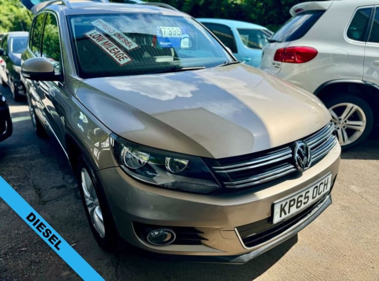 VOLKSWAGEN TIGUAN