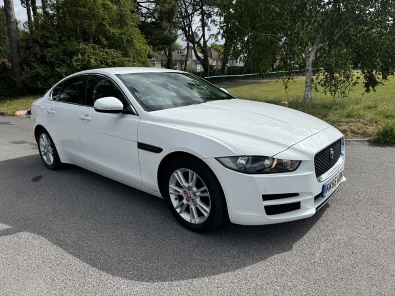 JAGUAR XE